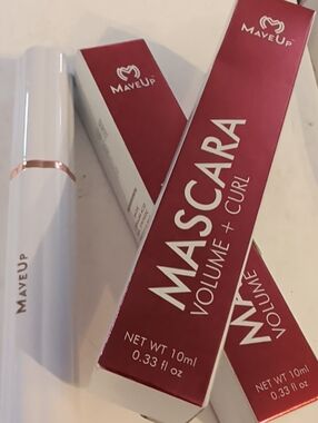 MaveUp Mascara — White Tube with Rose Gold Accent